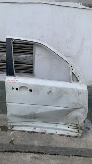 路虎神行者2代(进口)右前车门