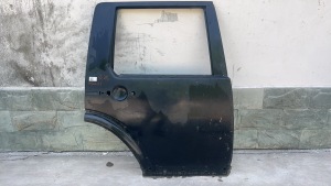 路虎发现右后门
