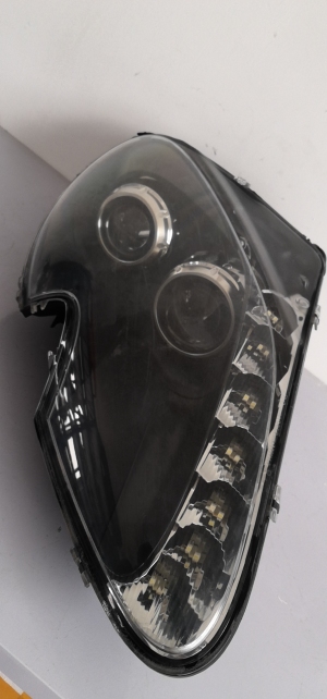 阿斯顿DB9(进口)右前大灯