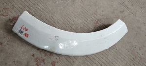 路虎发现后轮眉右