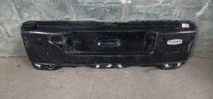 路虎神行者2代(进口)后尾门下段