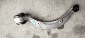 捷豹XEL右前弯臂