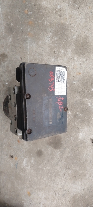 路虎神行者2代(进口)ABS泵