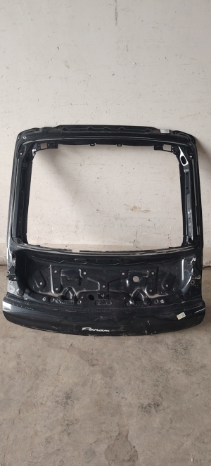 保时捷帕拉梅拉尾门